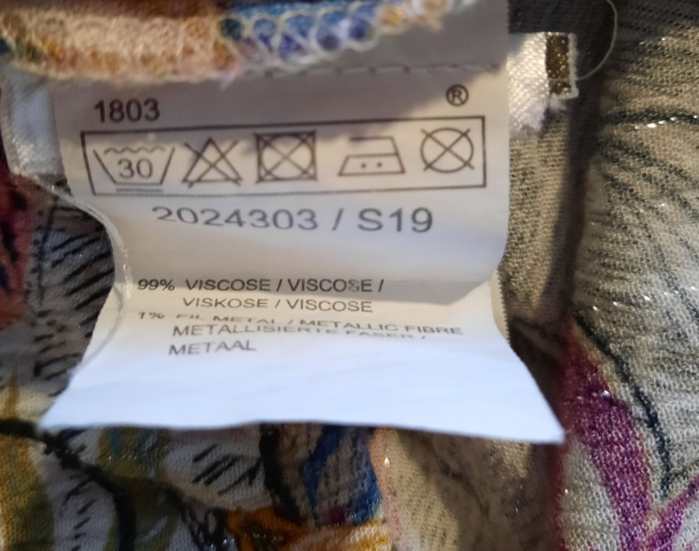 Beau top haut bel imprim&eacute; fleuri exotique zipp&eacute; T 40 Vêtements