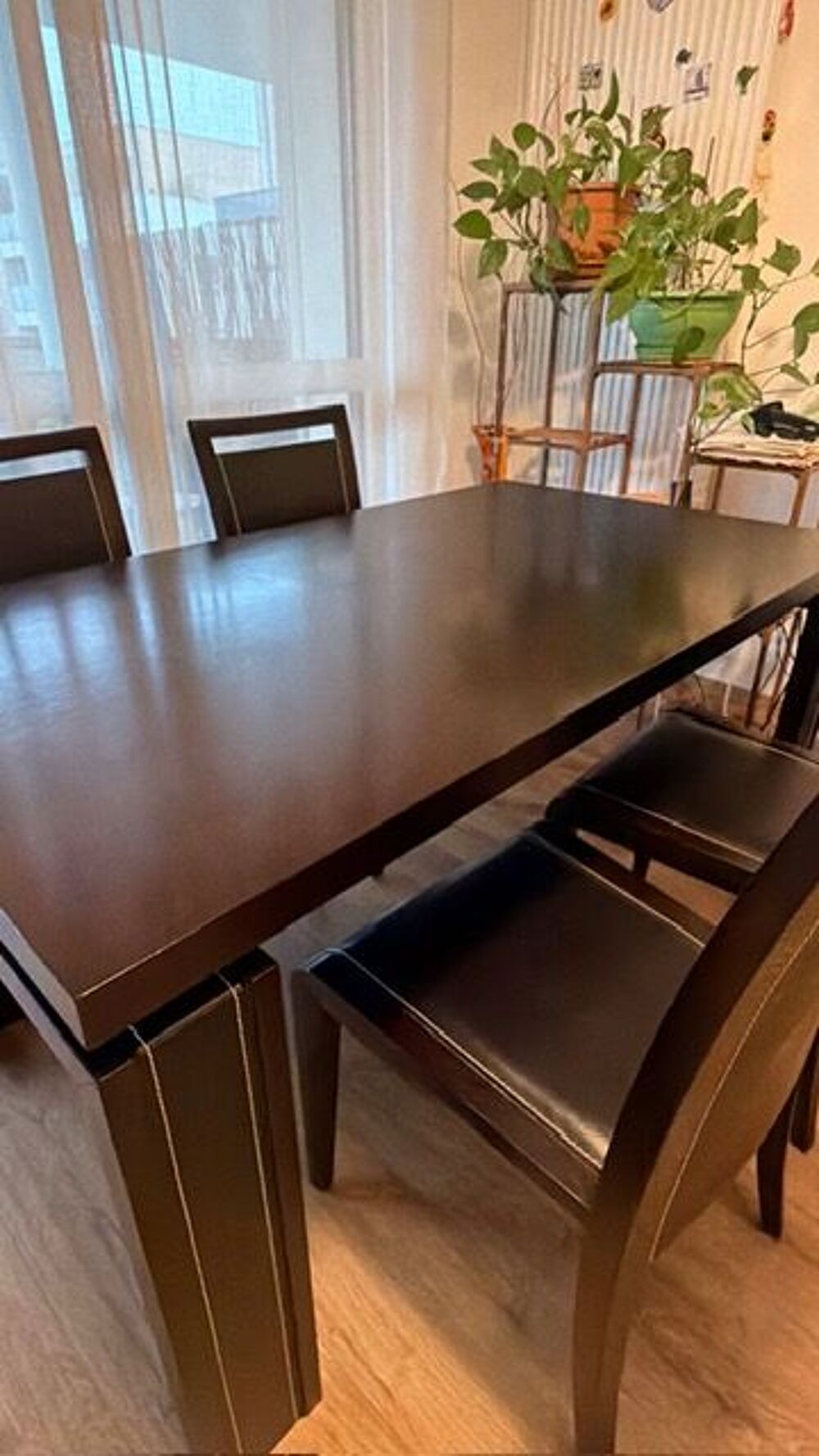 Table &agrave; manger 150 &times; 85 cm + 4 chaises ? Tr&egrave;s bon &eacute;tat Meubles
