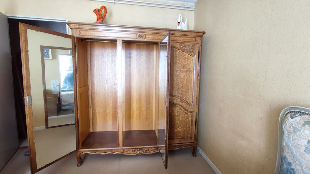 ARMOIRE EN CHENE STYLE LOUIS XV Meubles