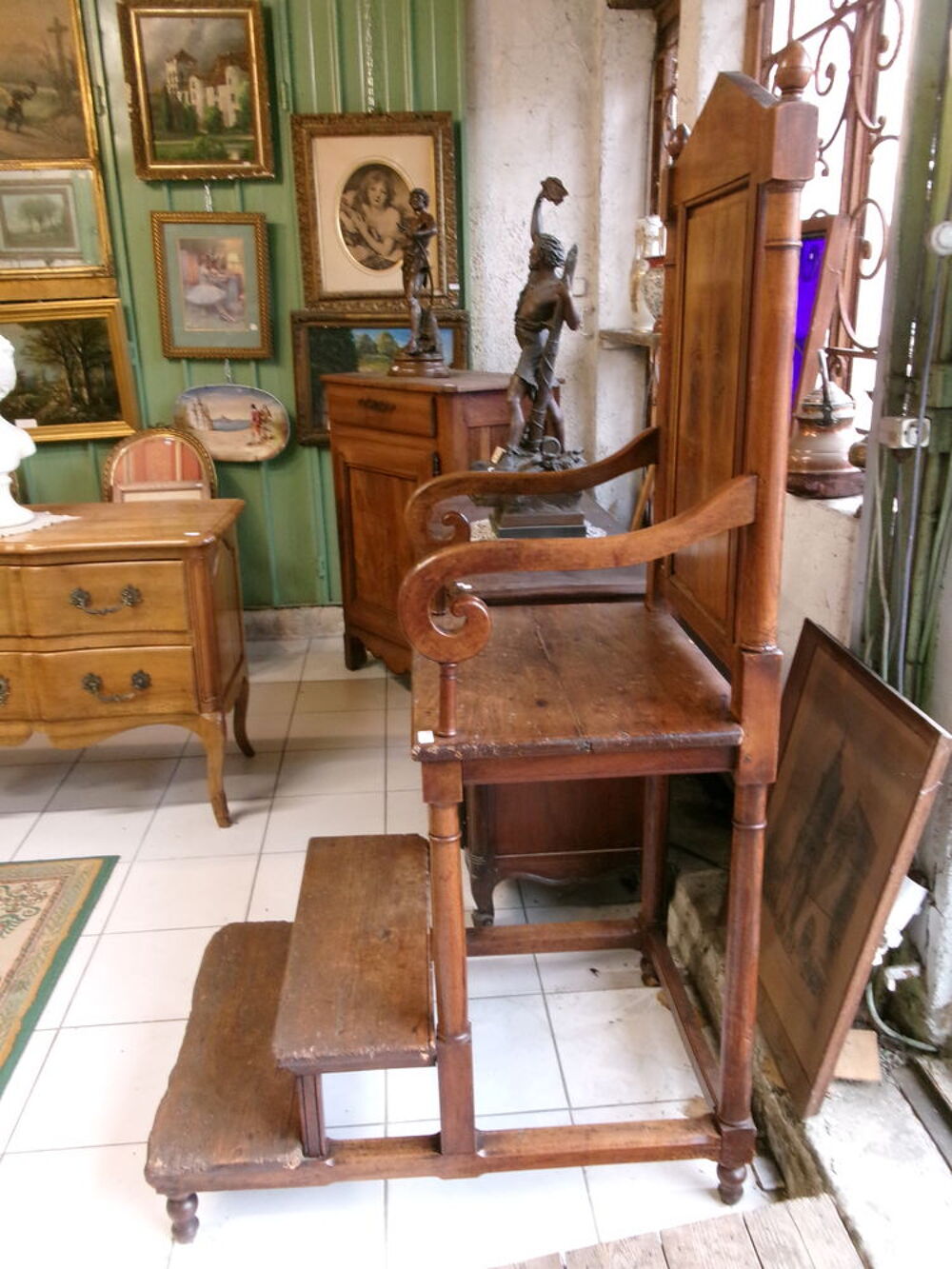 Fauteuil d'&eacute;glise ancien Meubles