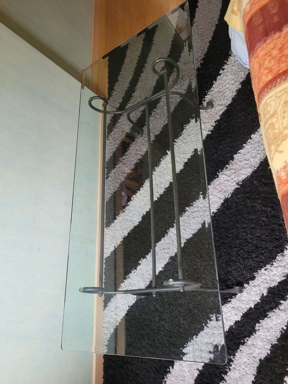 Table basse en fer forg&eacute; et plateau en verre en Bon &eacute;tat Meubles