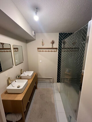  Appartement à louer 3 pièces 64 m²