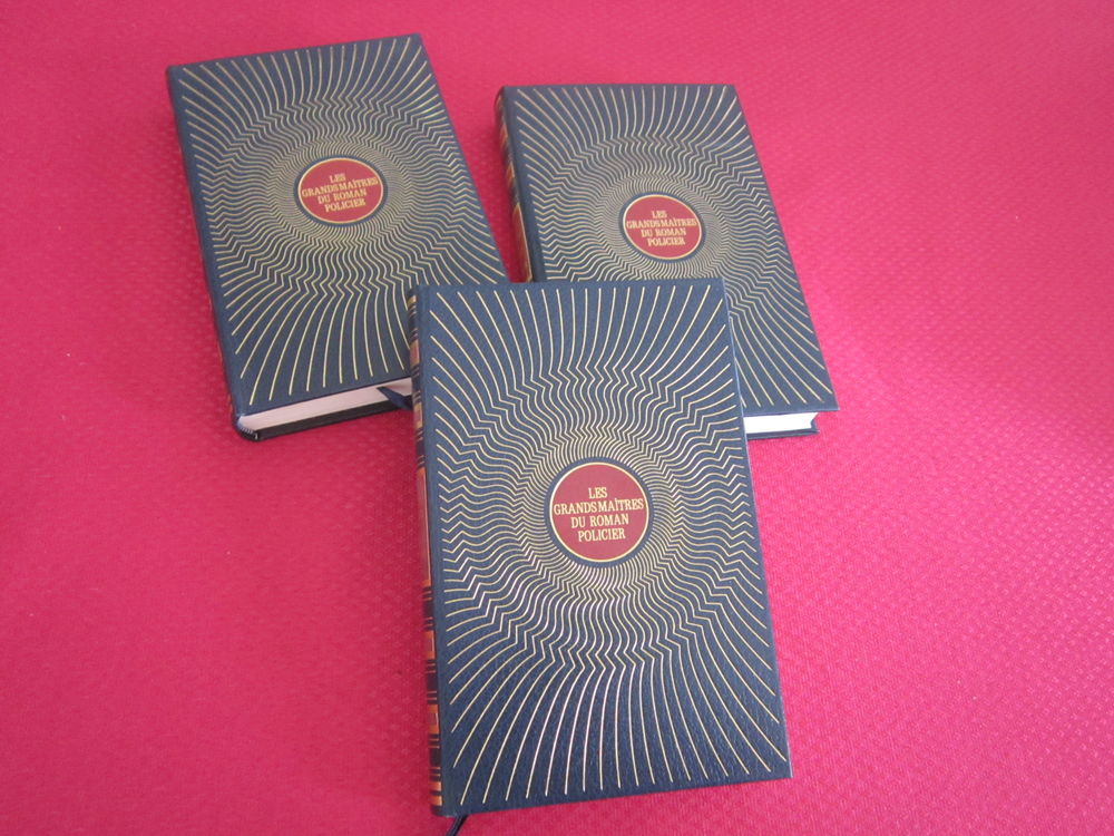 Collection de trois (3) livres bleue marine Livres et BD
