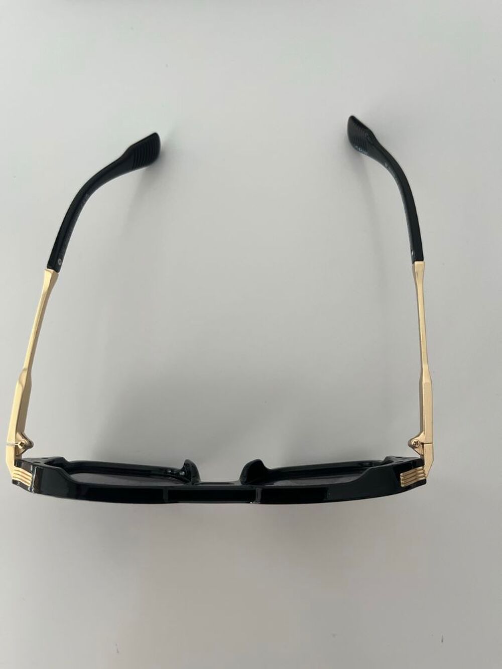 Lunettes de soleil, monture rectangulaire. Verre polariser neuve. Bijoux et montres