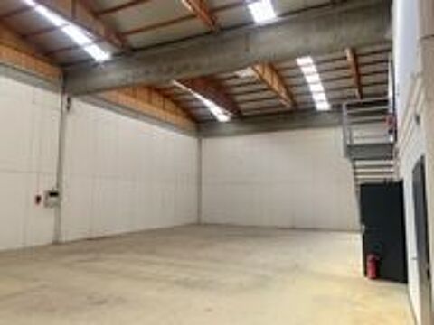    DARDILLY : LOCAL EXCELLENT �TAT 440 M2 DONT 180 M2 BUREAUX A SAISIR  