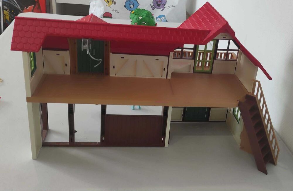 Playmobil Grande Ferme r&eacute;f: 6120 avec enclos modulable. Jeux / jouets