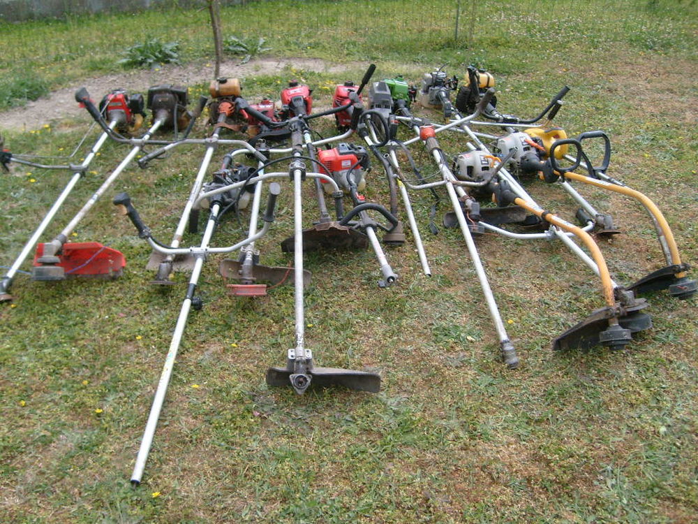 Lot tron&ccedil;onneuses/tailles haie/d&eacute;broussailleuse/moto pompe Bricolage