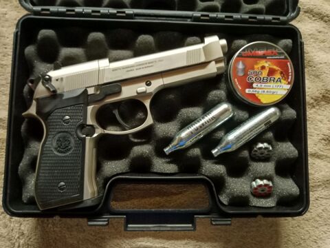 Beretta 92fs � plombs 8 coups 220 Faymont (70)