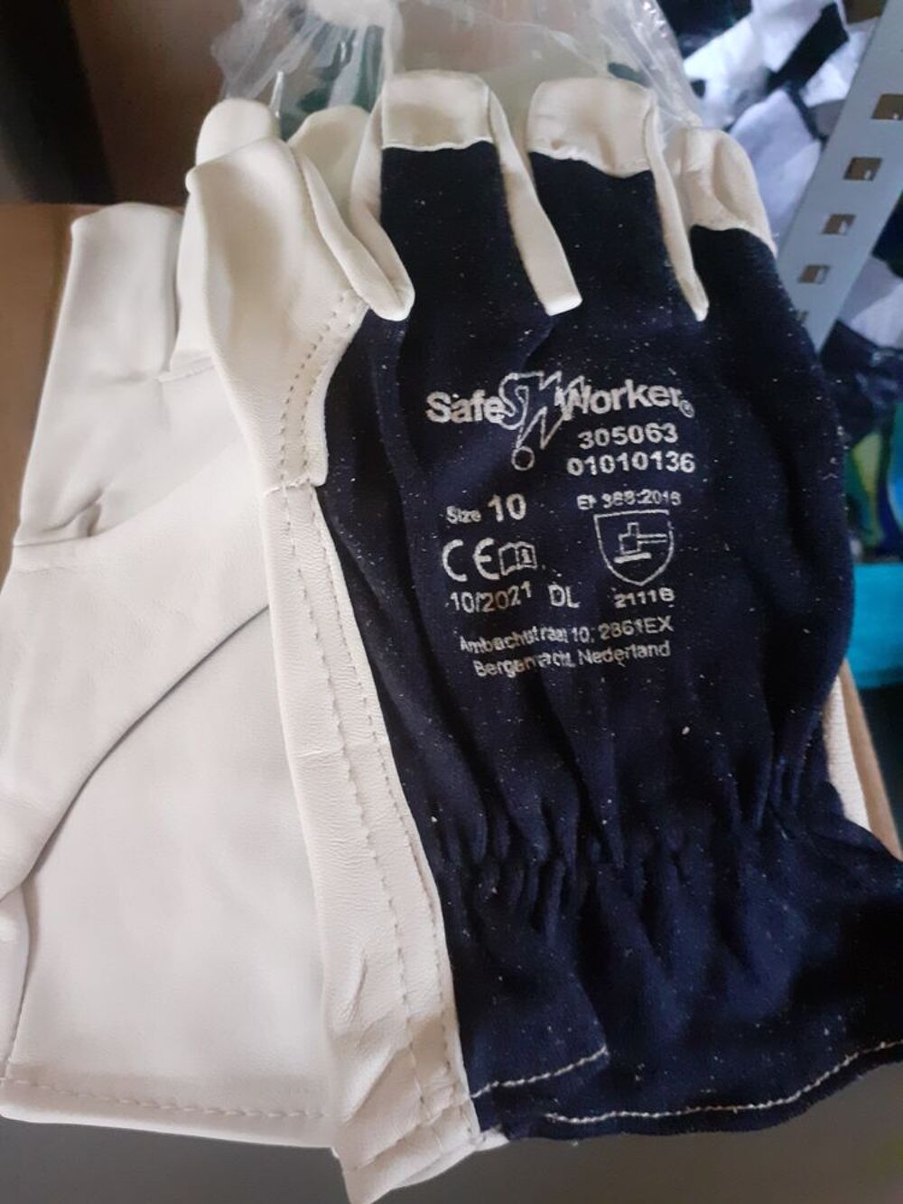 Par lot de 10 paires de gant de travail CUIR DE CH&Egrave;VRE MARQUE PRO SAFEWORKER TAILLE 9 ET 10 Bricolage