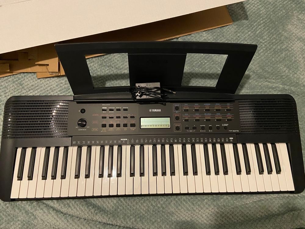 piano Yamaha PSR-E273 Instruments de musique