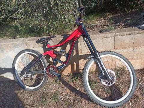 VTT Dh 26 pouces taille S, Sp�cialized. 600 Thuir (66)