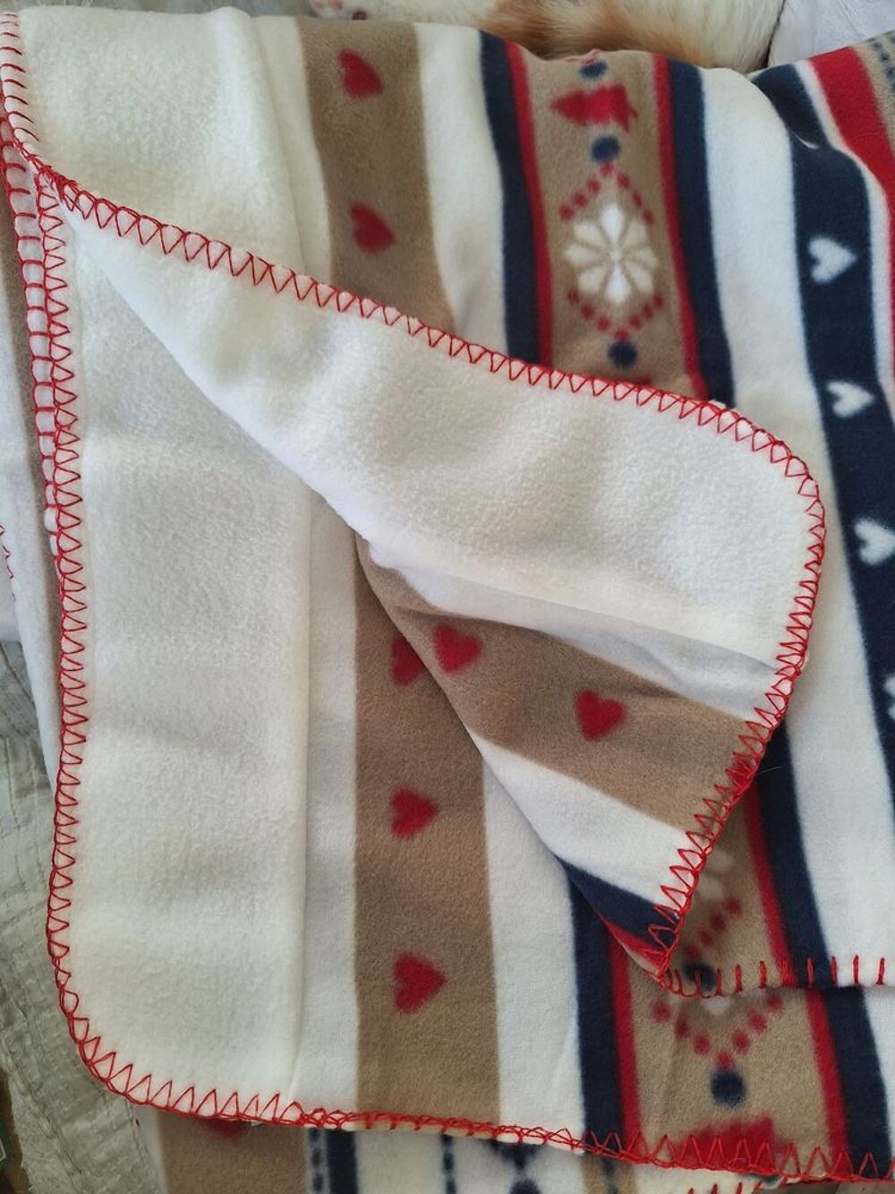 Plaid neuf 100% polyester Décoration