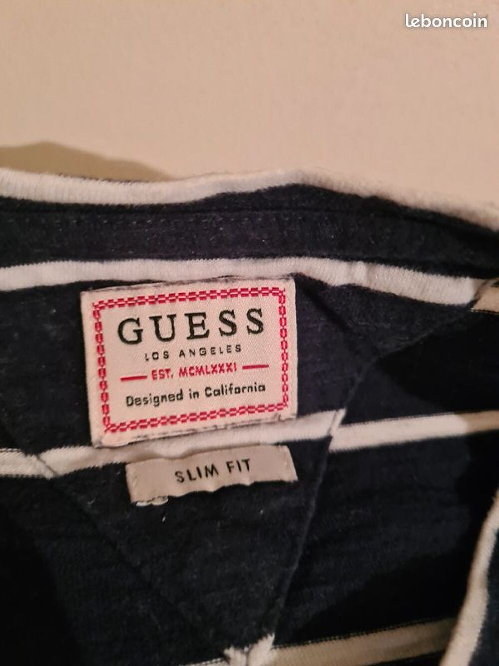T-shirt GUESS slim M Vêtements