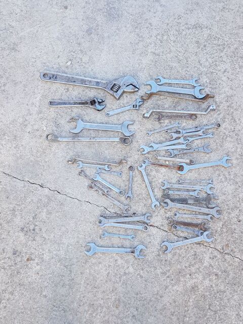  Divers cles a molette plate ?il mixte pipe drop forged 60 Rethel (08)