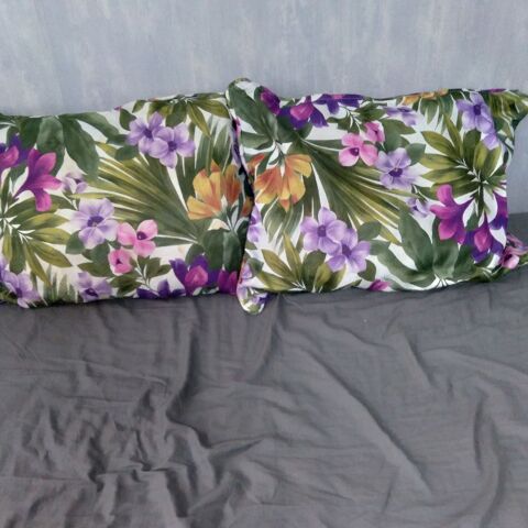  DEUX  2  TAIES D'  OREILLER  POUR SALON MAROCAIN 
9 Paris 20 (75)