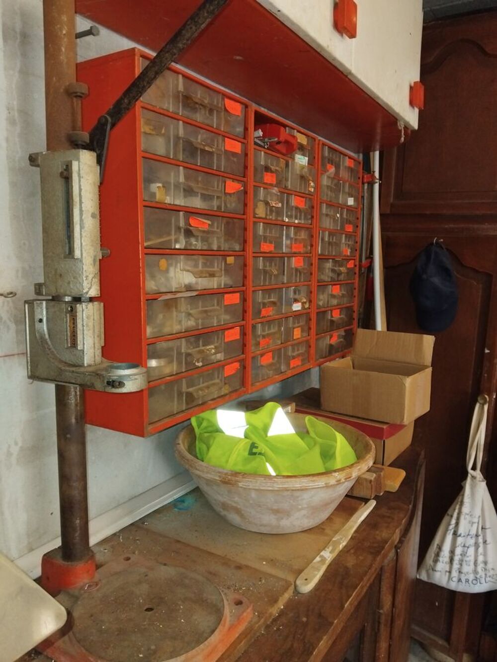 COLONNE POUR FIXER OUTILLAGE Bricolage