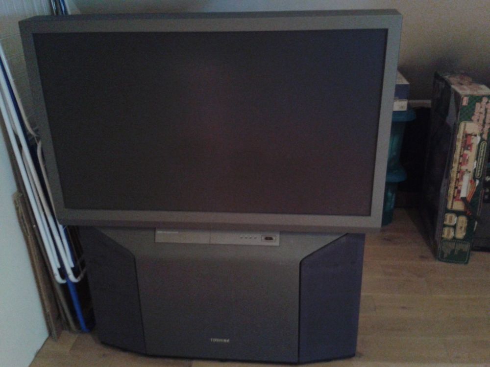 tv r&eacute;troprojecteur 120 cm Photos/Video/TV
