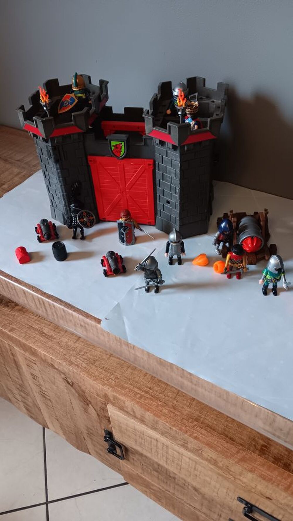 Ensemble chateau fort playmobil. Jeux / jouets