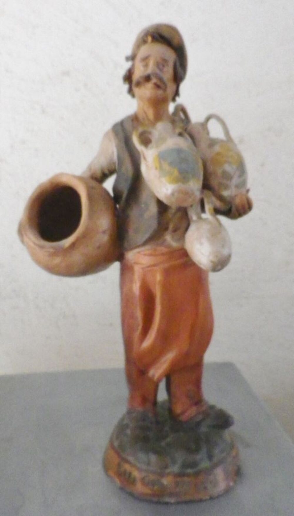 STATUETTE PORTEUR D'EAU EN TERRE CUITE Décoration