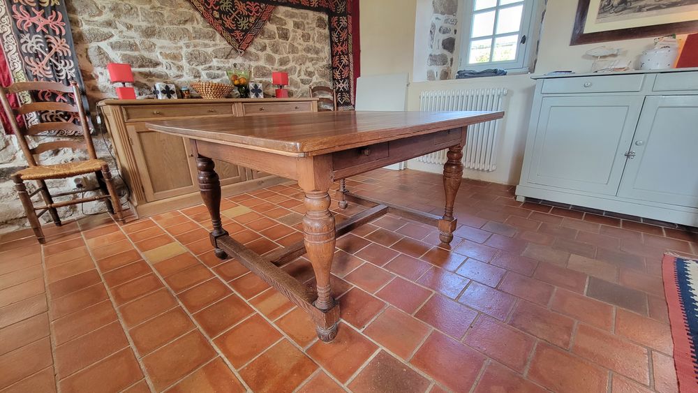 Table &agrave; manger ancienne en ch&ecirc;ne massif (6/8 personnes) Meubles