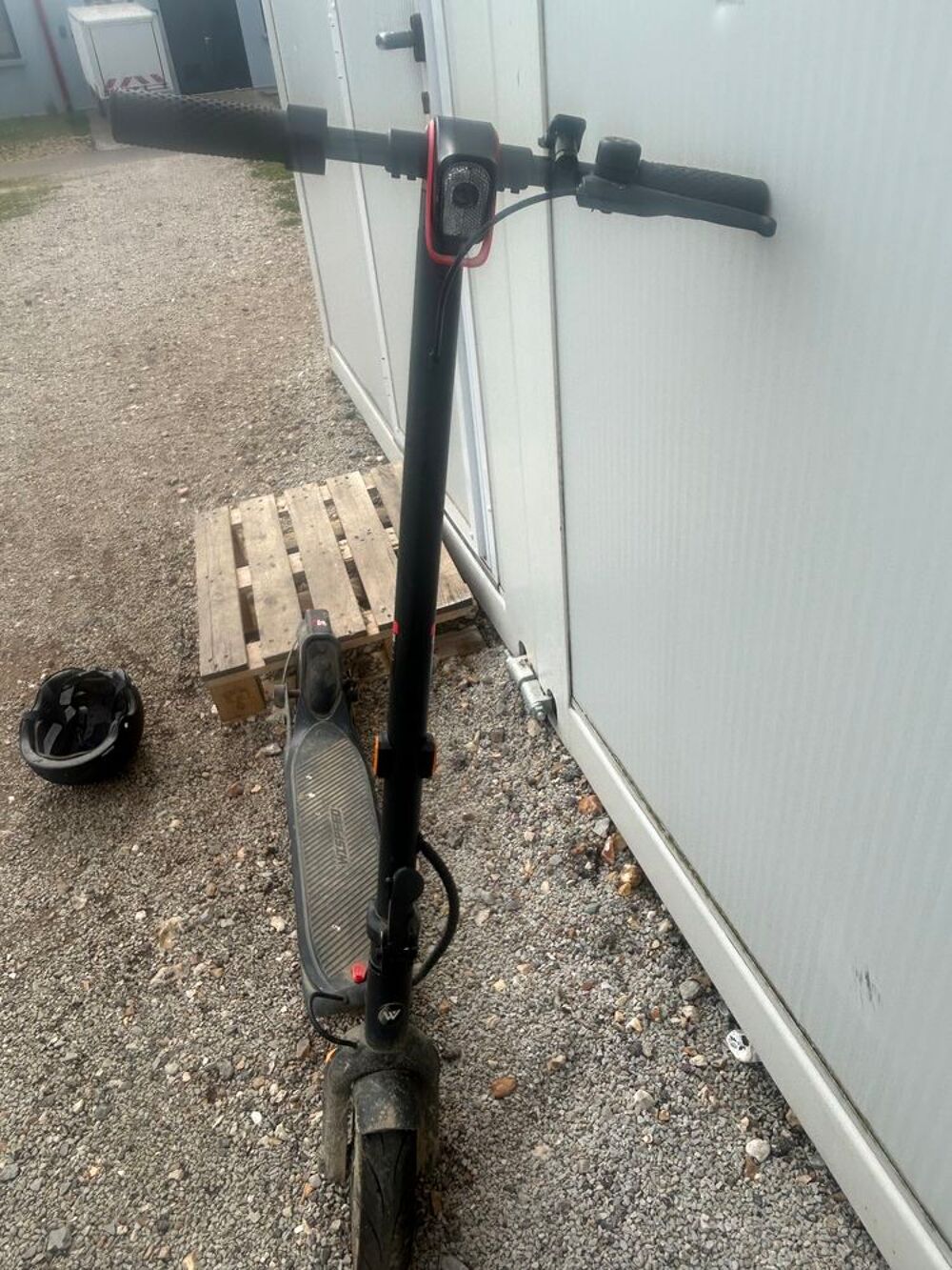 d'une trottinette de la marque wispeed Sports