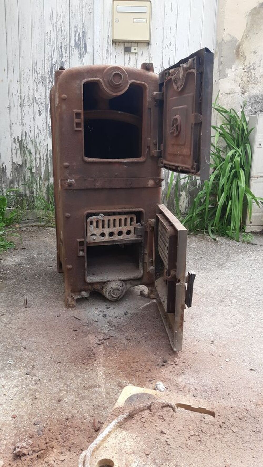 Ancienne chaudi&egrave;re &agrave; bois 