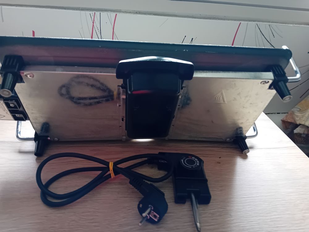 PLANCHA ELECTRIQUE
Electroménager