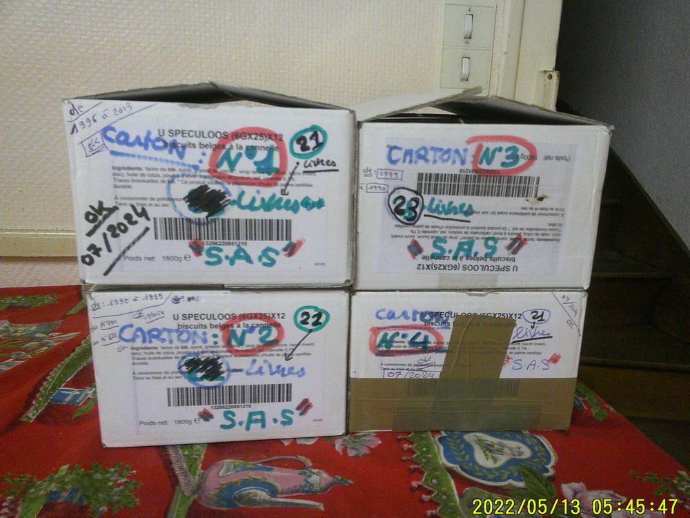 un lot de ( 84 ) Livres . " S.A.S " Livres et BD