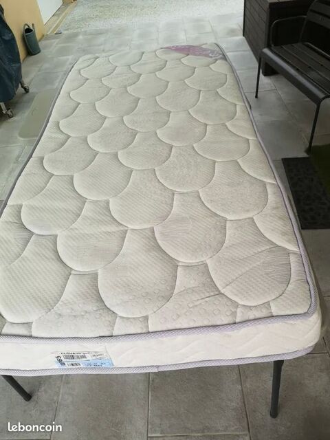 MATELAS 90 X 199 EPAIS 15 CM téléphoner au  0627473514 40 Jarnac (16)