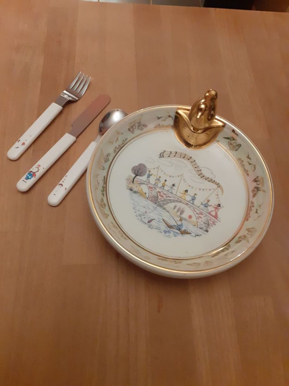 assiette pour b&eacute;b&eacute; Puériculture