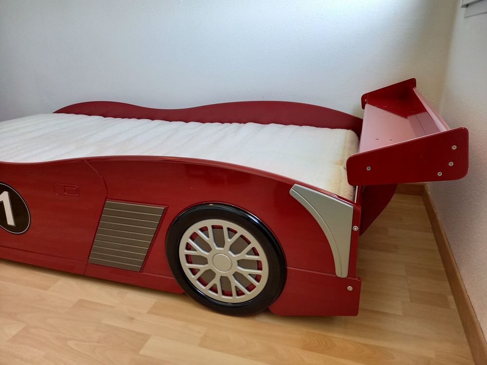 Lit voiture + sommier + matelas + armoire Mobilier enfants