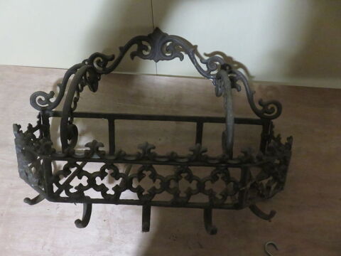 ETAGERE EN FER FORGE 30 Chaumont (52)