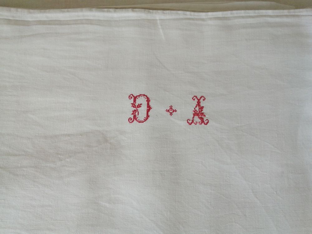 Grand drap monogramme rouge Dcoration