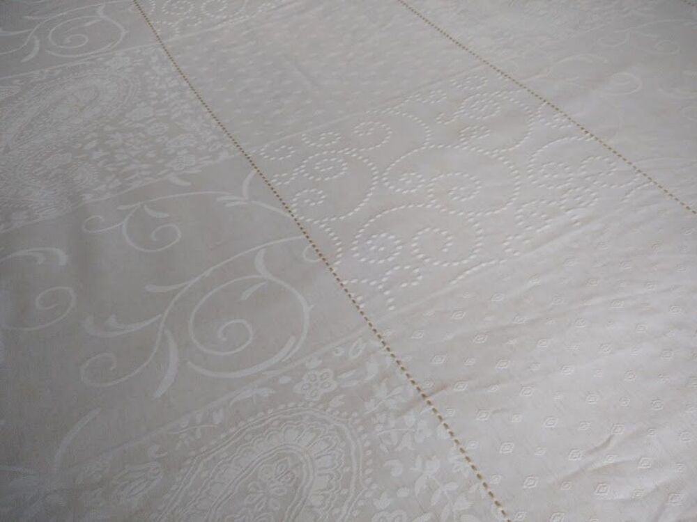 Nappe &eacute;crue tissu jacquard Décoration