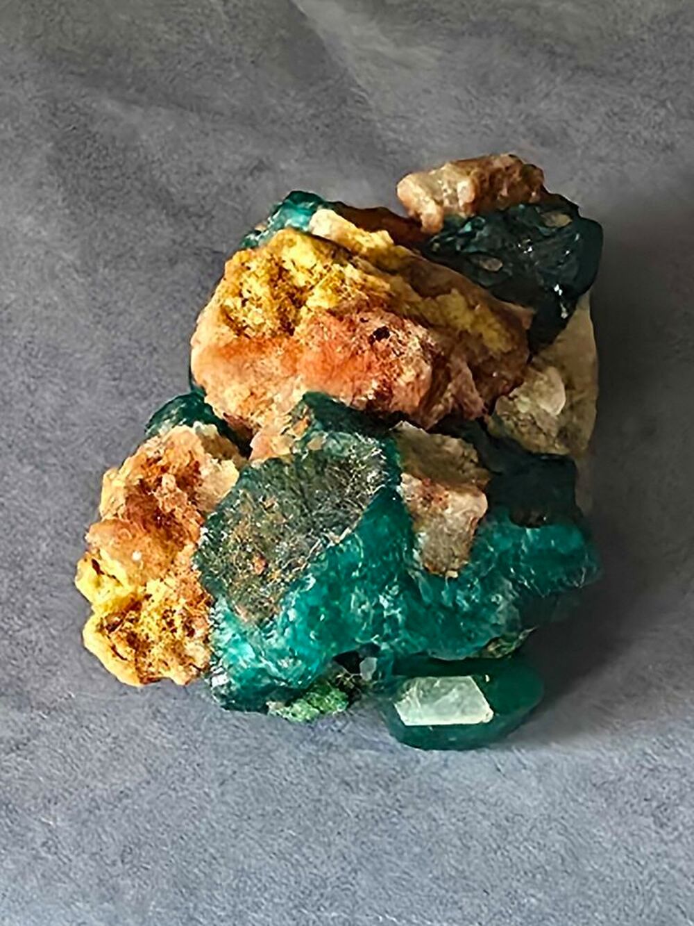 Dioptase Cristallis&eacute;e sur Matrice-Splendide Vert Emeraude du Katanga (10g) 