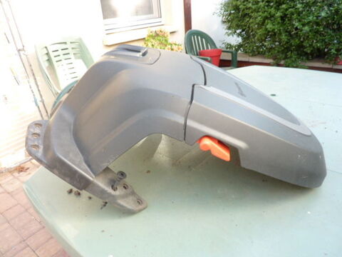 Abri pour robot tondeuse 130 Maz (49)