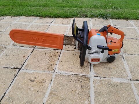 Trononneuse d'abattage STIHL  guide de 53 cm. 250 Pronnas (01)