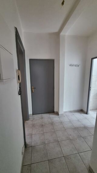  Appartement à louer 2 pièces 55 m²