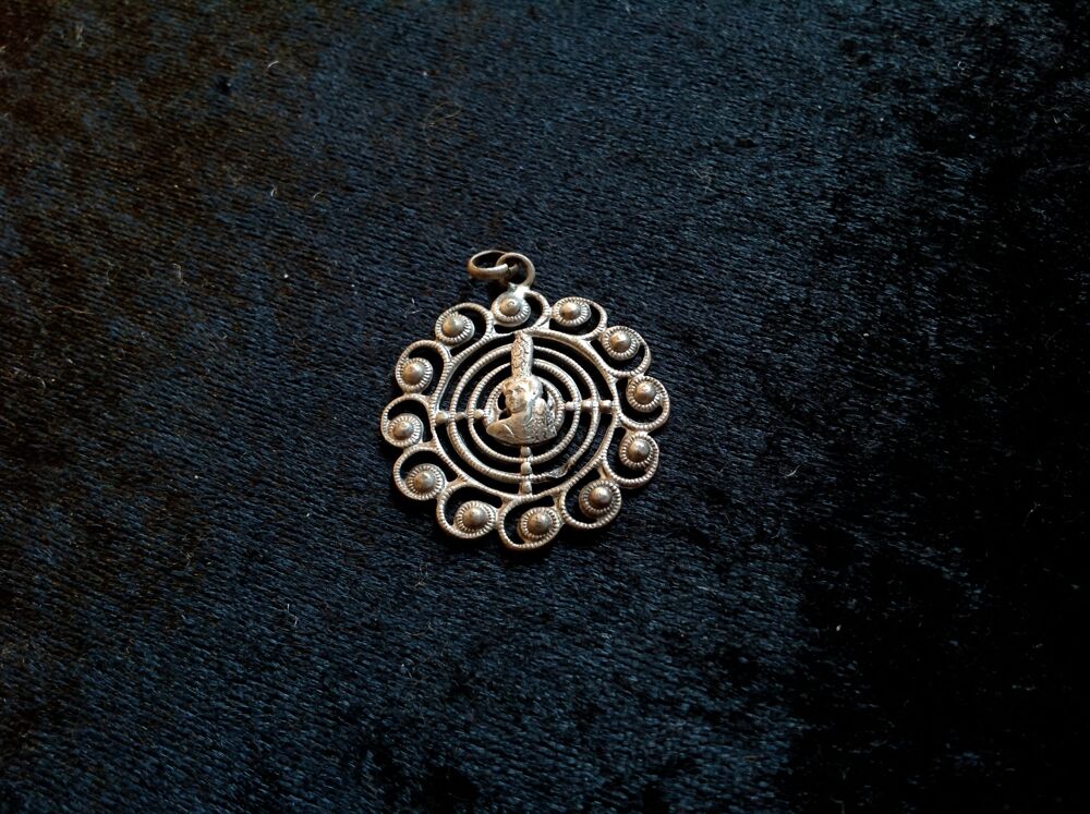 PENDENTIF BIGOUDEN EN M&Eacute;TAL ARGENT&Eacute; DIAM&Egrave;T 3cm Envoi Possibl Bijoux et montres