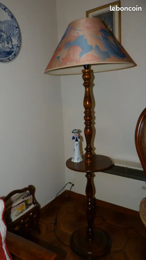 LAMPE HAUTE SUR PIED AVEC ABAT JOUR 60 Carpentras (84)