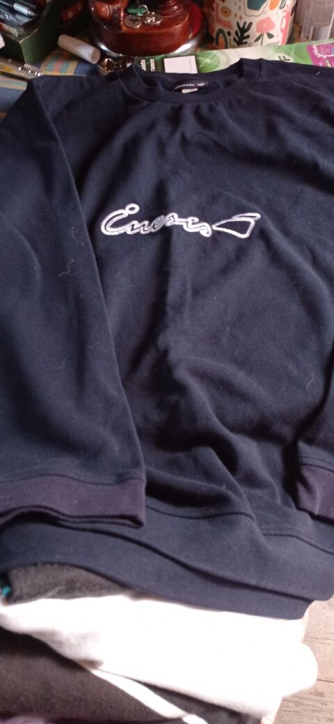 sweat pour homme 15 Pantin (93)