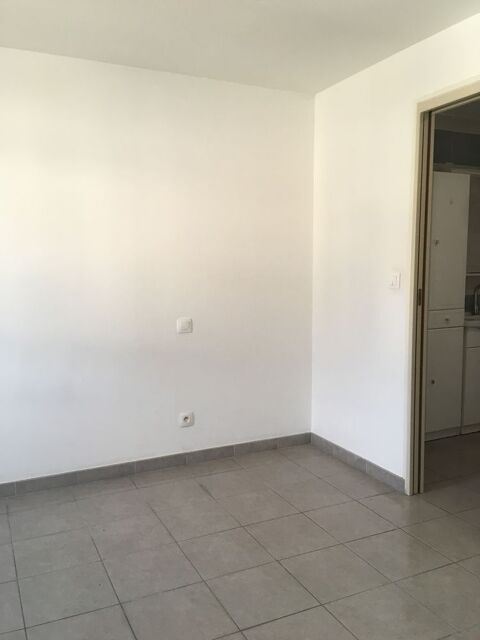  Appartement � louer 2 pi�ces 35 m� N�mes