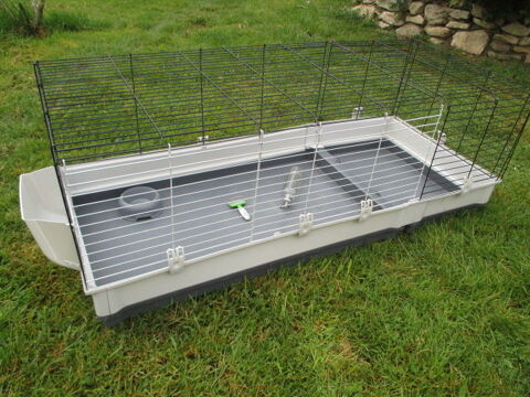 tr&egrave;s grande cage 142cm, en TBE 45 18340 Levet