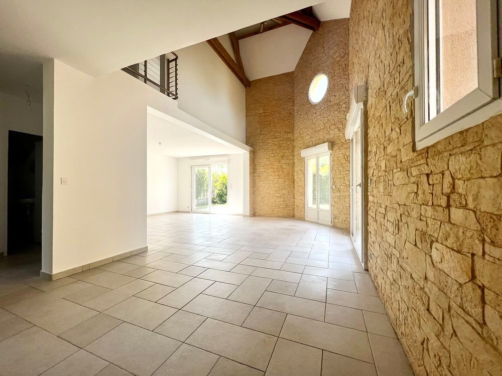 Location Maison maison de 7 pièces, comprenant au rez-de-chaussée Gif-sur-yvette