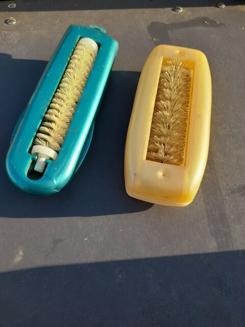 Brosses de table 3 Craponne (69)