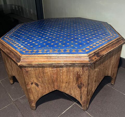 Table Basse Marocaine Ancienne, Octogonale, Zelliges Bleu, Pieds En Bois 300 Vincennes (94)