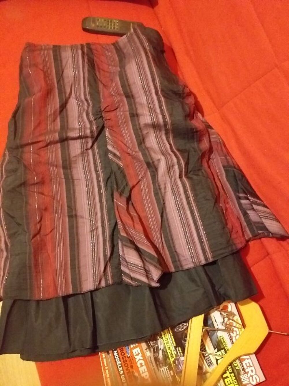 JUPE MI LONGUE FEMME TAILLE 40 Vtements