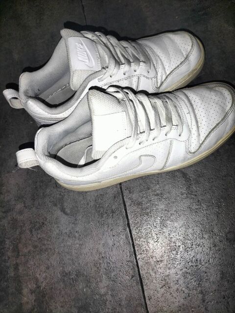Basket Nike blanc pointure 40 tr�s bon �tat 15 Cachan (94)