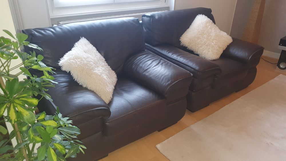 Canap&eacute; 3,5 places et deux fauteuils cuir marron Crozatier Meubles