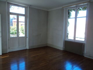  Appartement à louer 6 pièces 184 m²